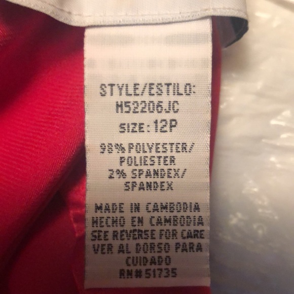 Beautiful Red Satin Sag Harbor Long Sleeved Blouse Petite - Picture 13 of 13